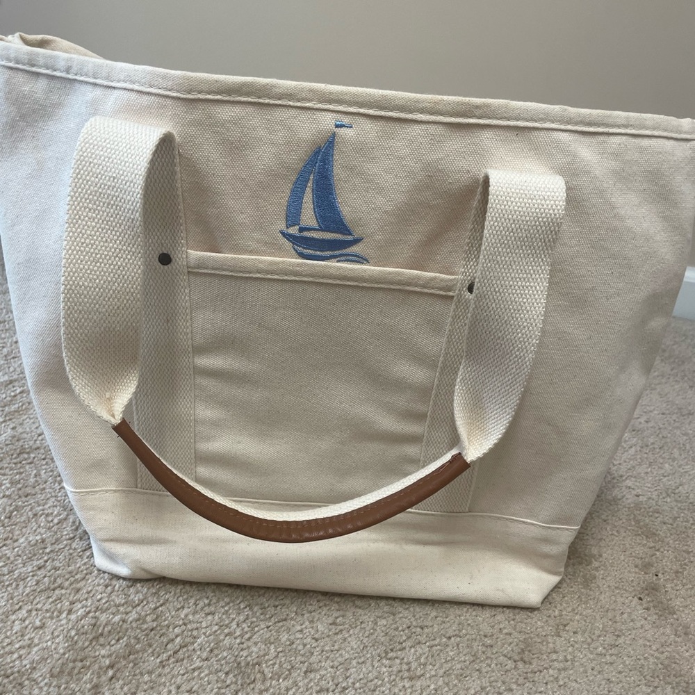 Canvas tote with sailboat